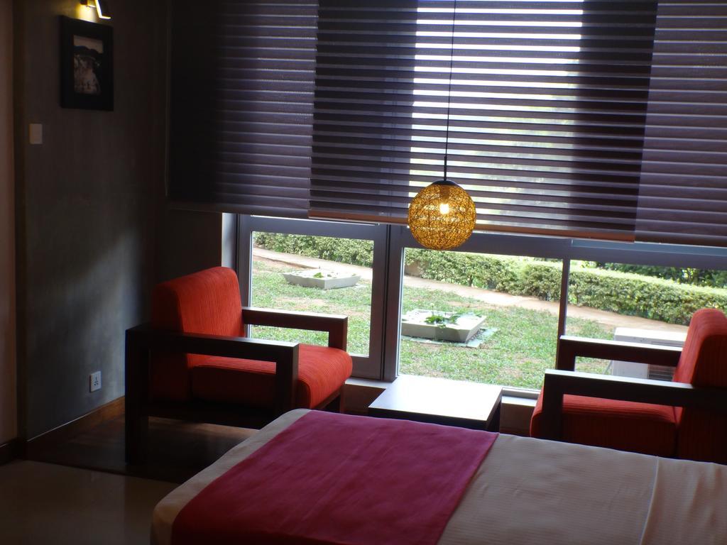 Hotel Topaz Канди Екстериор снимка