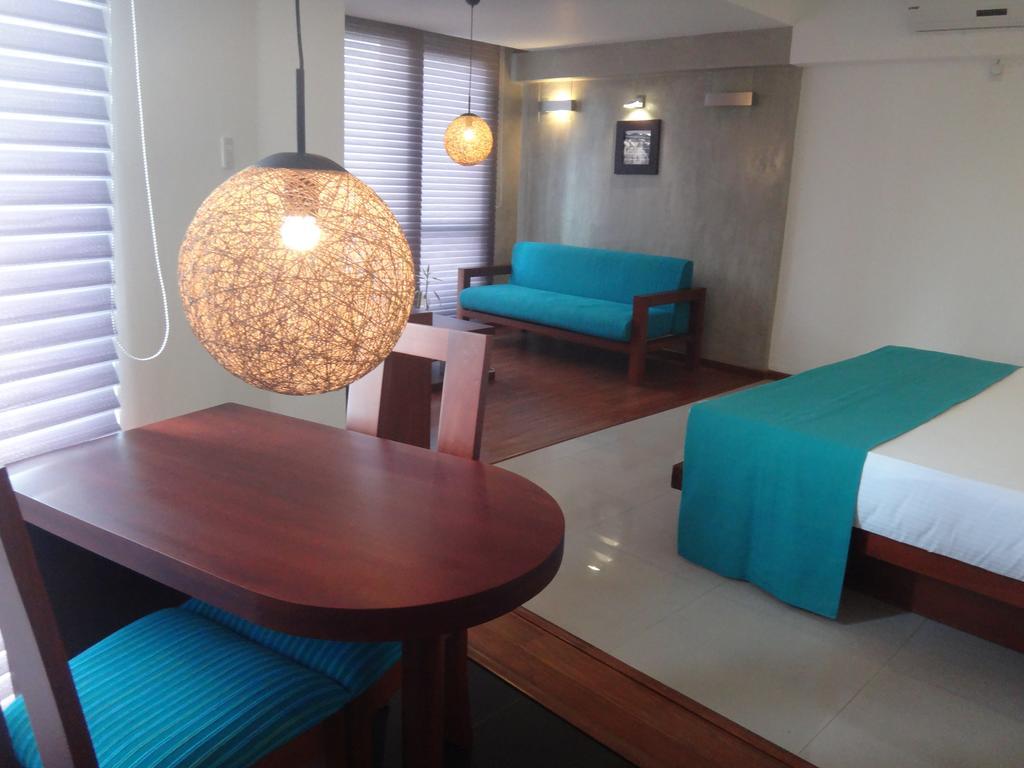 Hotel Topaz Канди Екстериор снимка