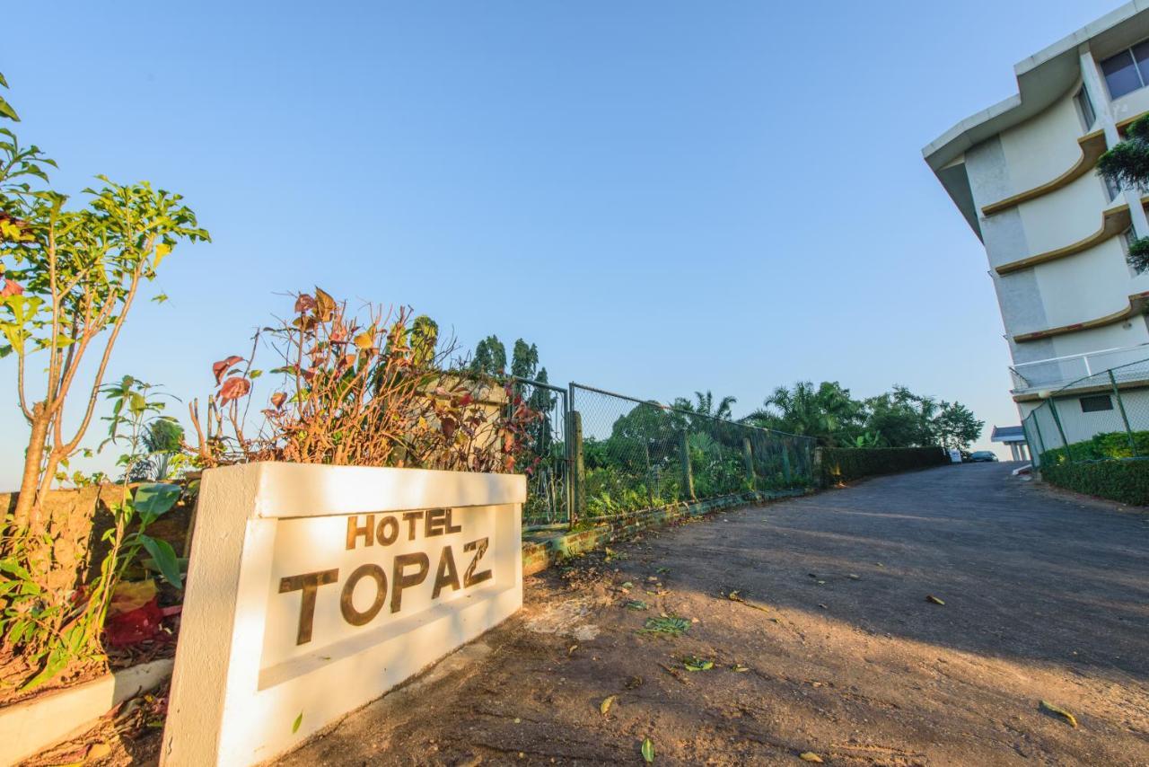 Hotel Topaz Канди Екстериор снимка